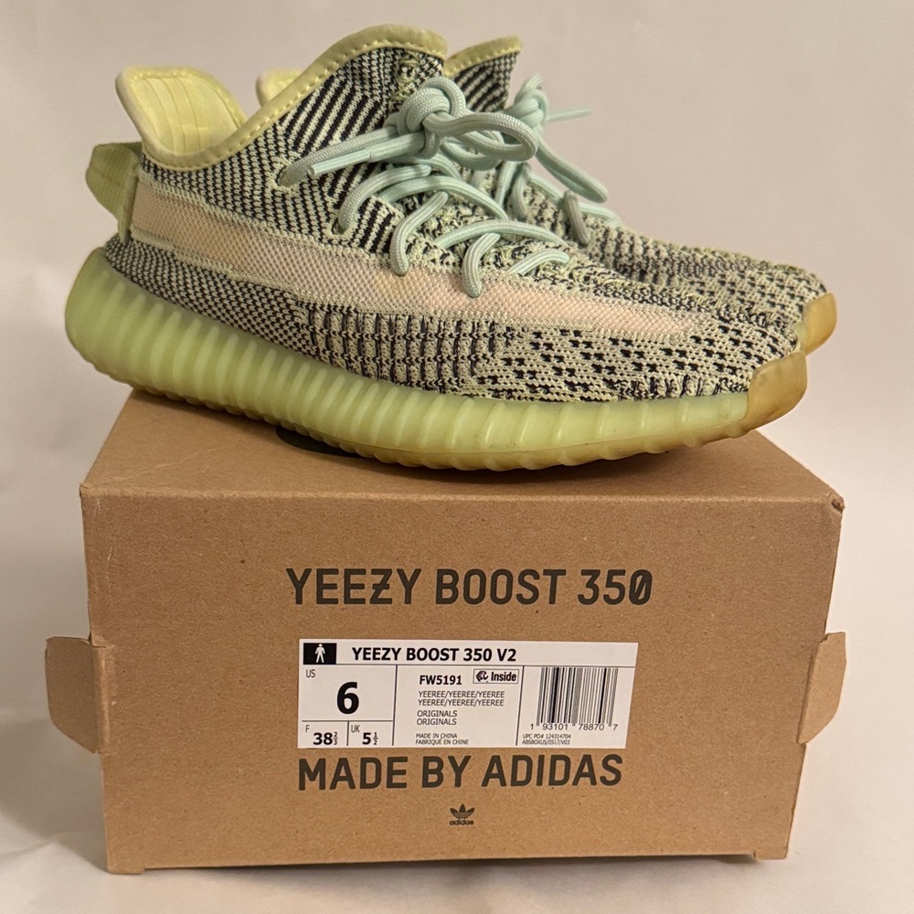 Yeezy Boost 350 V2 - Yellow and Black Sneakers